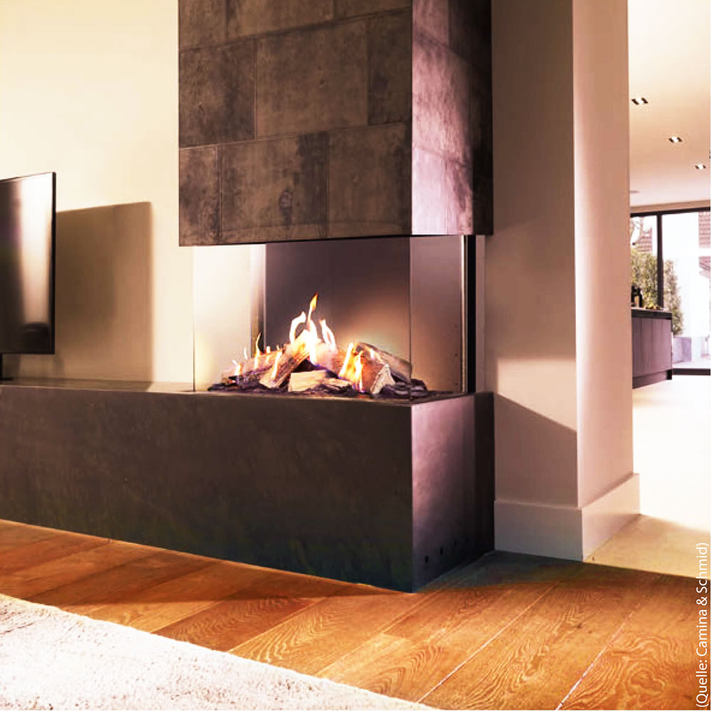 Der Gaskamin mach die Feuerstätte zu einem Designerstück, verbrennt Sauber und optimal für Niedrigenergiehäuser. (Quelle: Camina&Schmid)